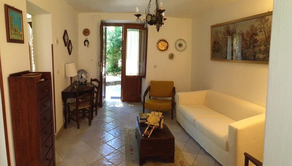 Apartamento Cortile Via Sales 11 Erice Habitación foto