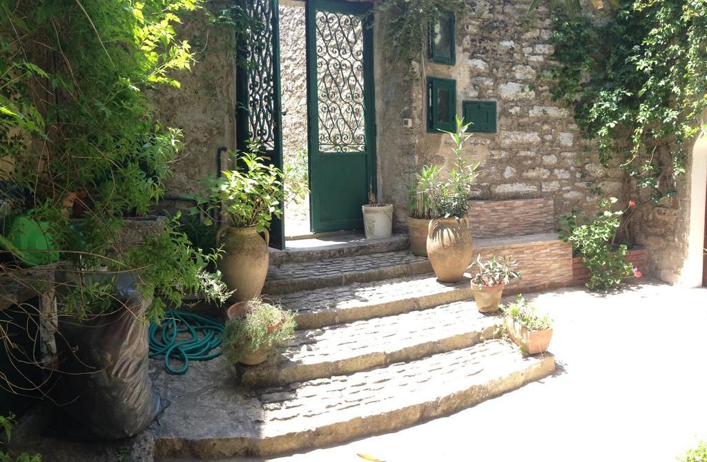 Apartamento Cortile Via Sales 11 Erice Habitación foto