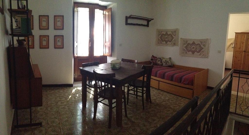 Apartamento Cortile Via Sales 11 Erice Habitación foto